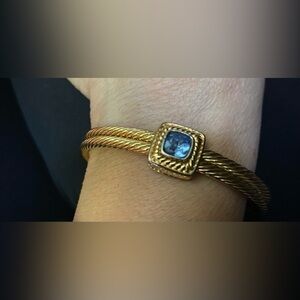 Gold toned‎ bracelet